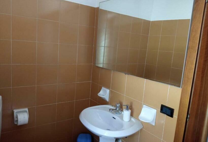 Supercentral One Room Flat, 16 Min To Bergamo Airport