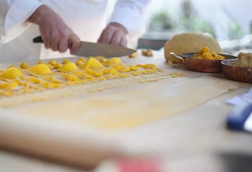 فندق Antica Corte Pallavicina Relais