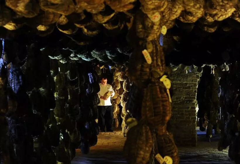 فندق Antica Corte Pallavicina Relais