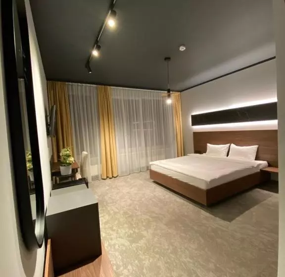 هتل Astrum Palace