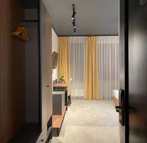 هتل Astrum Palace