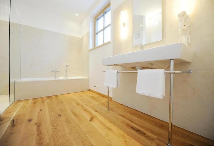 Отель Genuss Am Hof