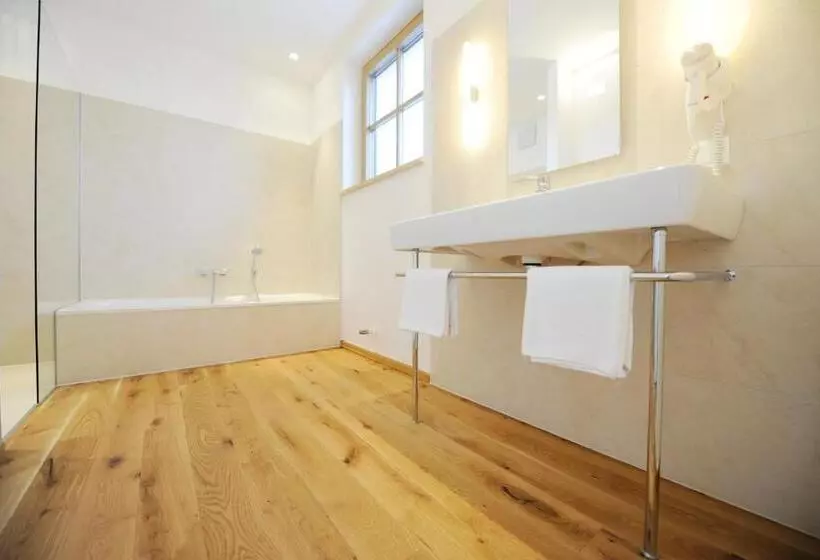 Отель Genuss Am Hof