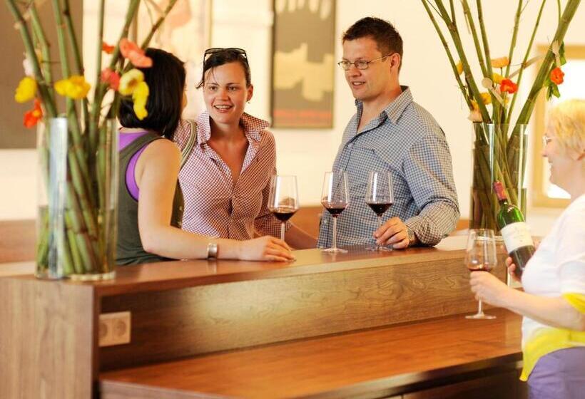 Отель Genuss Am Hof