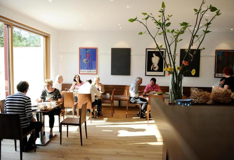 Отель Genuss Am Hof