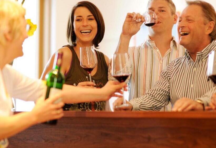 Отель Genuss Am Hof