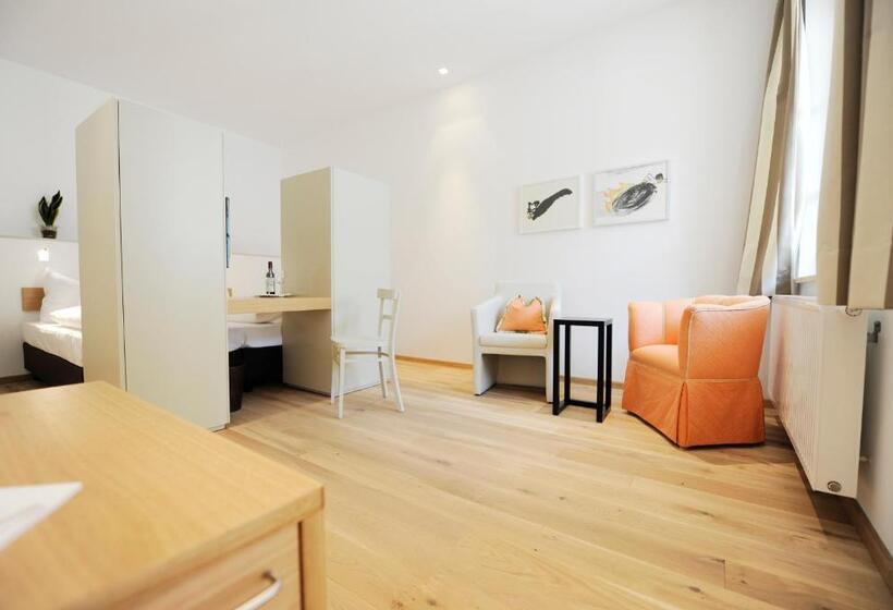 Отель Genuss Am Hof