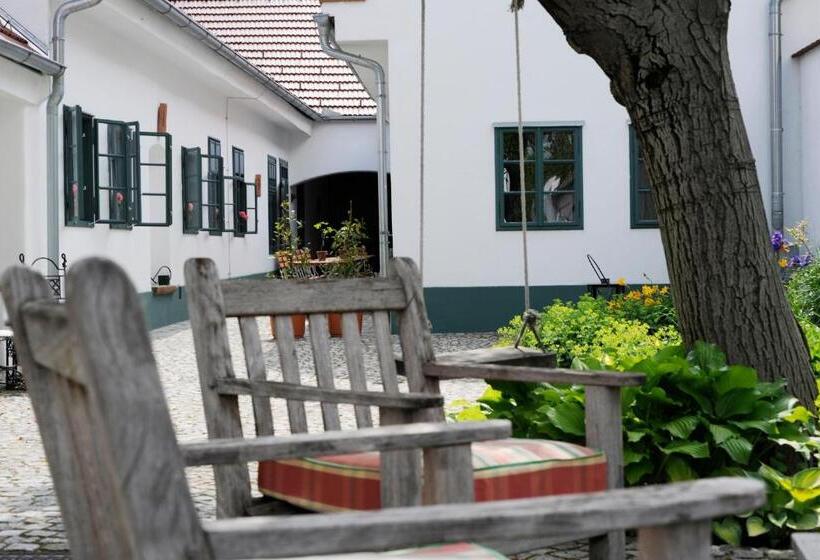 Отель Genuss Am Hof