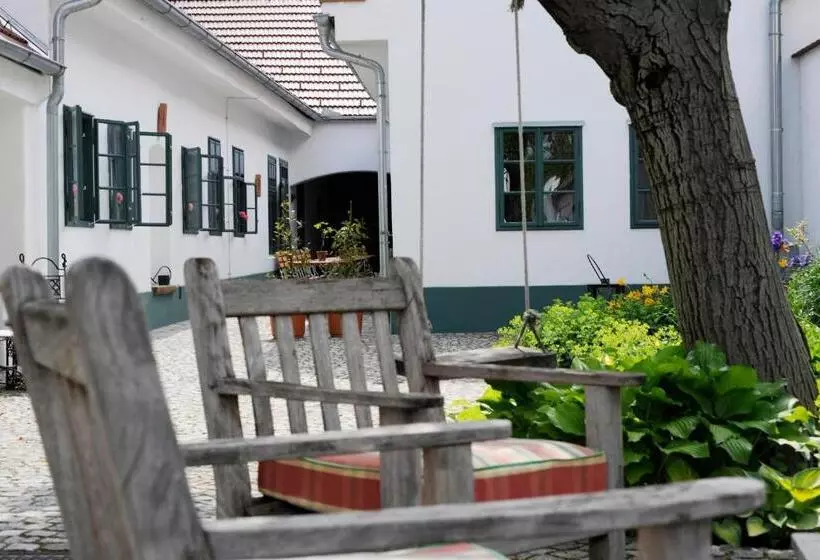 Отель Genuss Am Hof