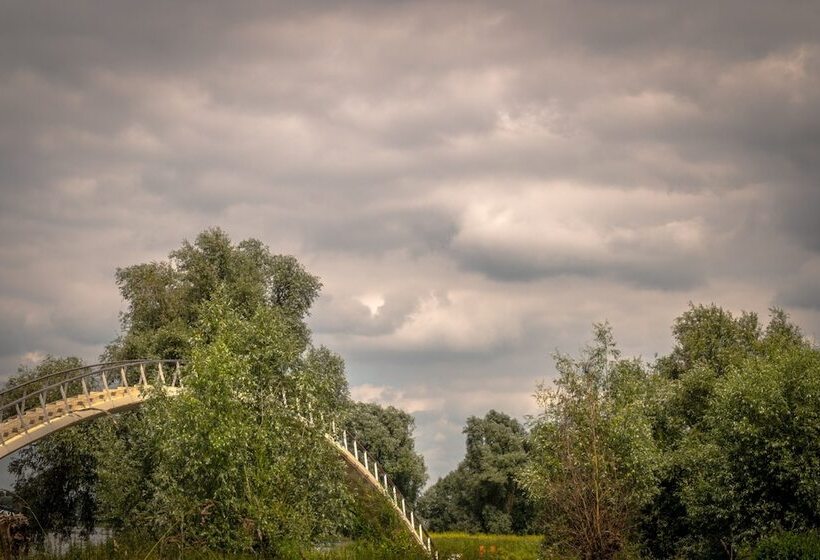 Отель Courage Nijmegen