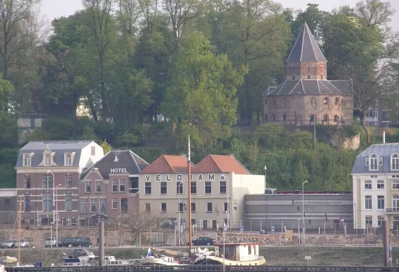 Отель Courage Nijmegen