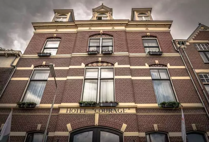 Отель Courage Nijmegen