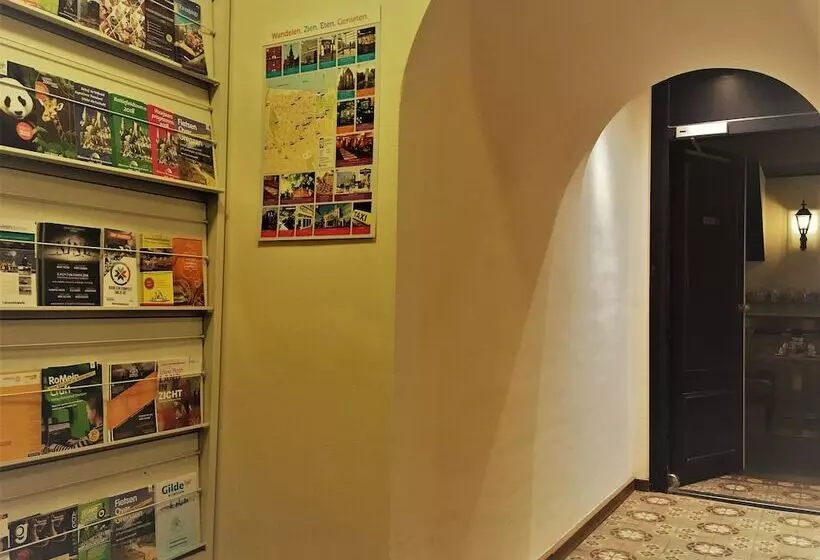 Отель Courage Nijmegen