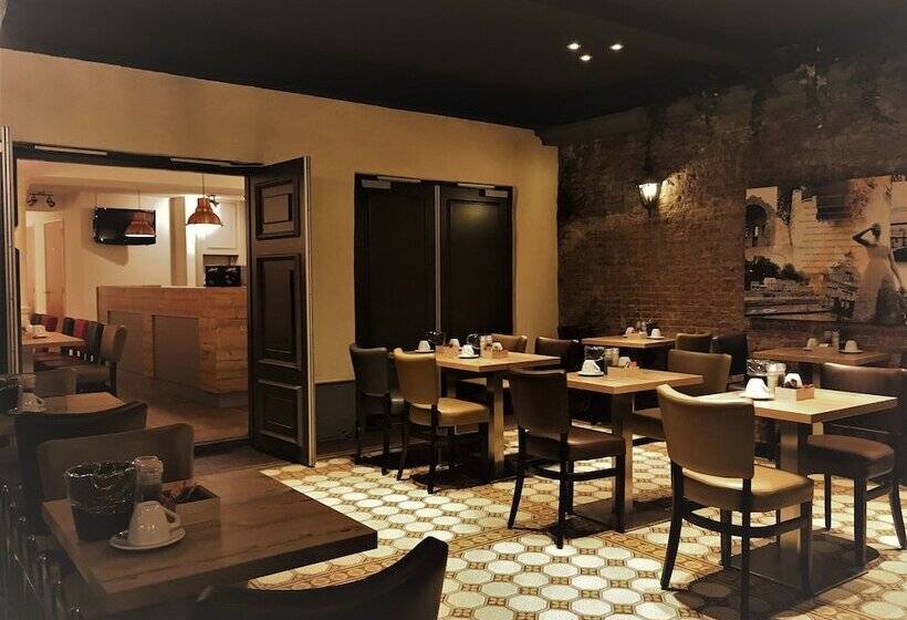 Отель Courage Nijmegen