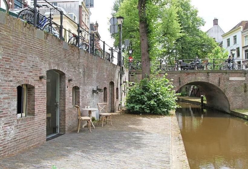 Court Hotel Utrecht City Centre