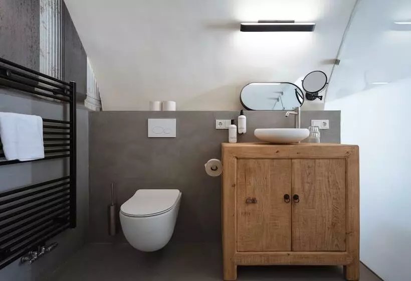 Court Hotel Utrecht City Centre