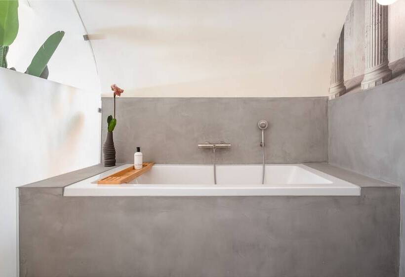 Court Hotel Utrecht City Centre