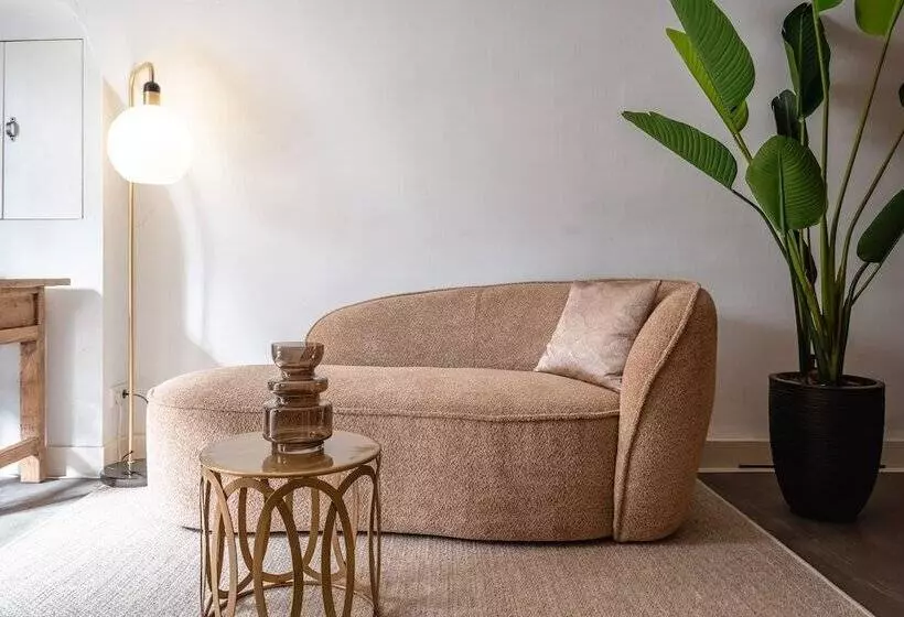 Court Hotel Utrecht City Centre