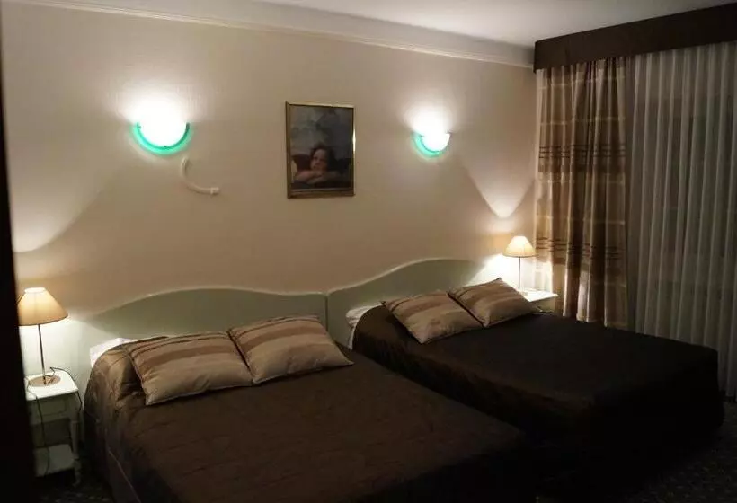 هتل De L' Esplanade