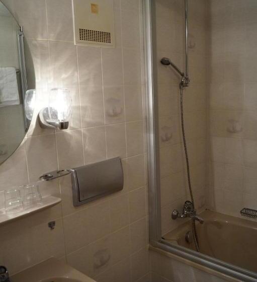 هتل De L' Esplanade