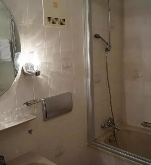 هتل De L' Esplanade