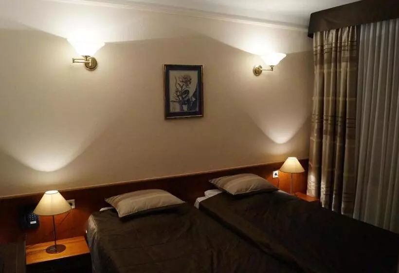 هتل De L' Esplanade