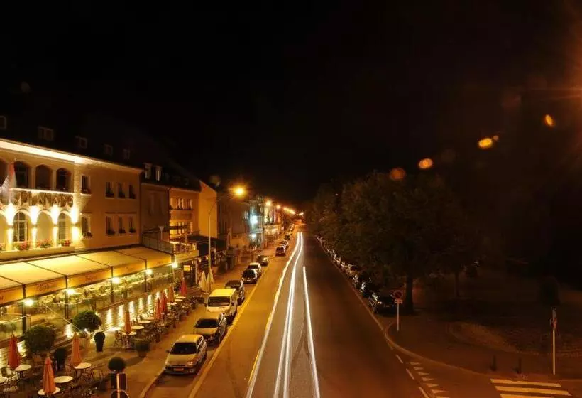 هتل De L' Esplanade