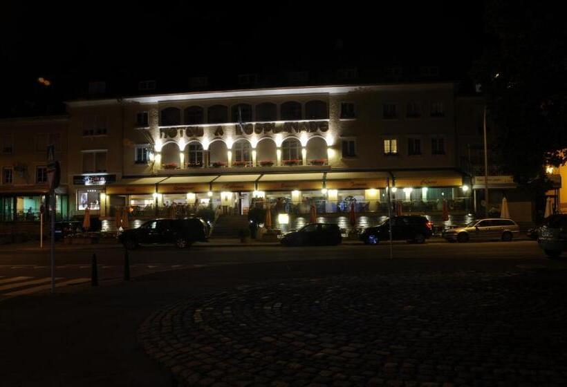 هتل De L' Esplanade