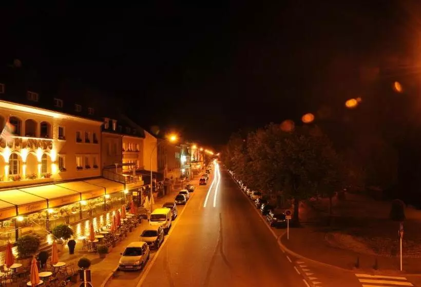 هتل De L' Esplanade