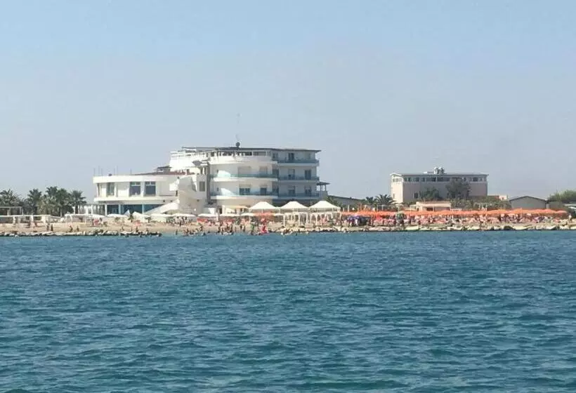 Отель Del Sole Resort