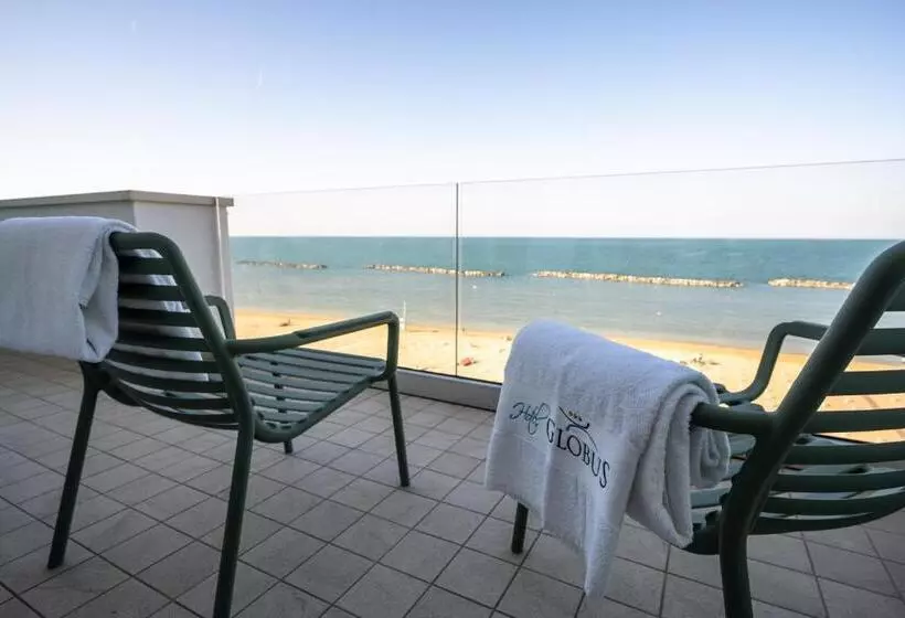 هتل Globus