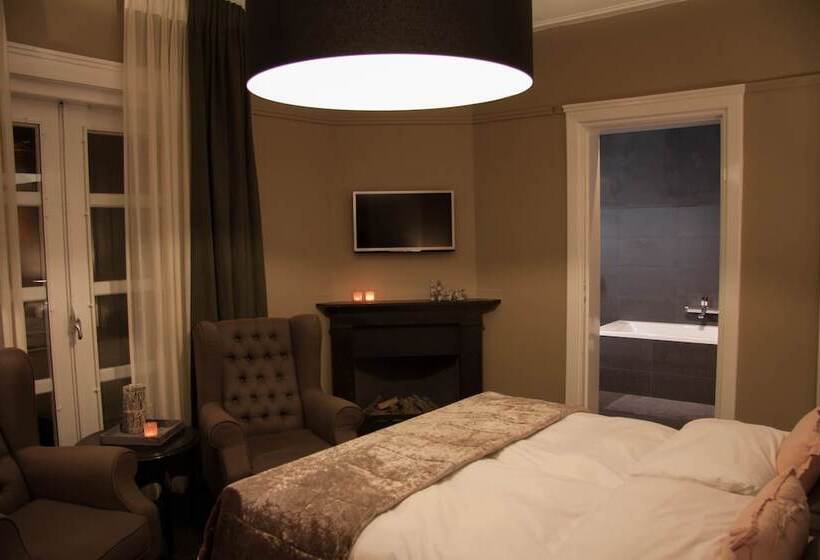 ホテル Huis Van Bewaring