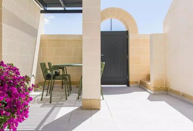 هتل Mellieha Holiday Centre