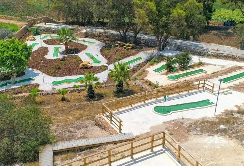 هتل Mellieha Holiday Centre