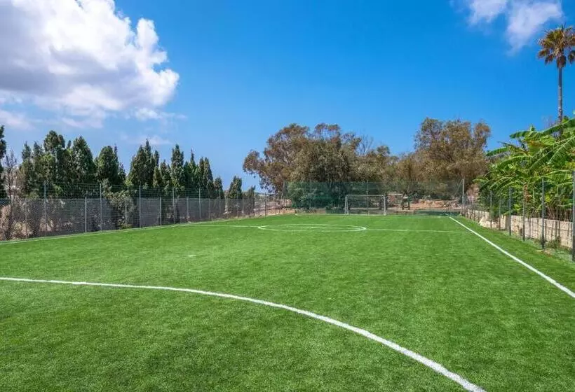 هتل Mellieha Holiday Centre