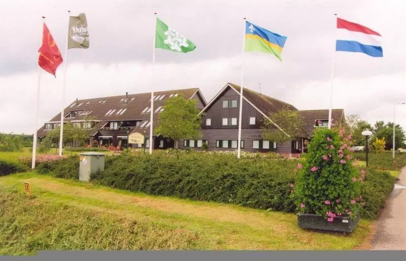 בית מלון כפרי Sportsbar & Brasserie Dorhout Mees