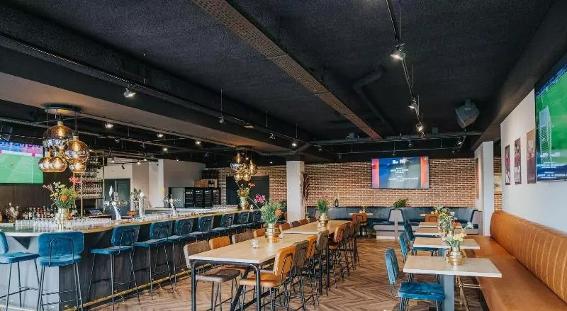 בית מלון כפרי Sportsbar & Brasserie Dorhout Mees