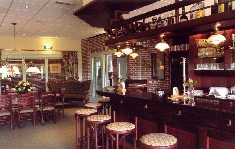 ホテル Sportsbar & Brasserie Dorhout Mees