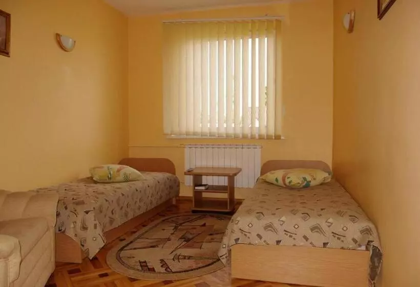 هتل Turnė Guest House