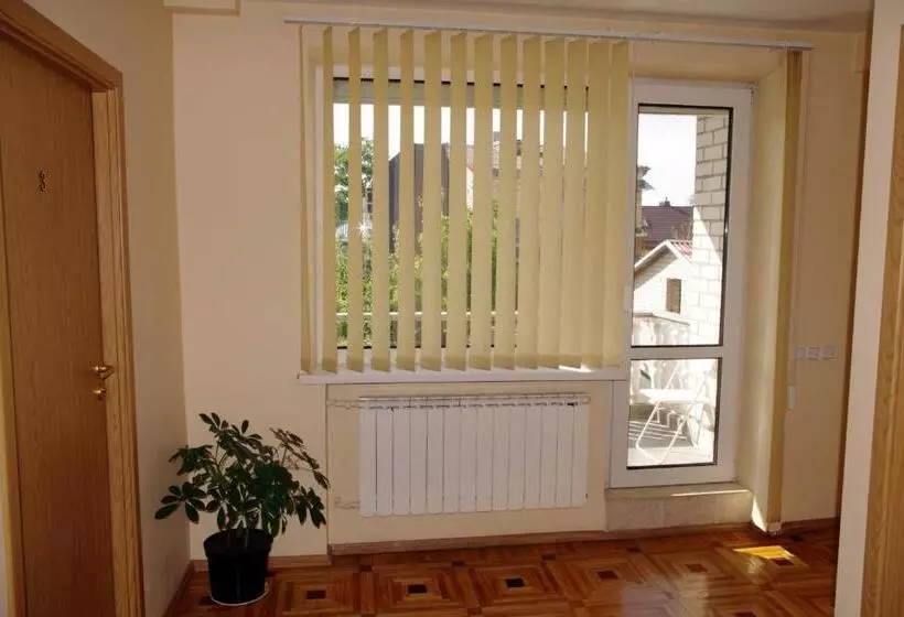 هتل Turnė Guest House