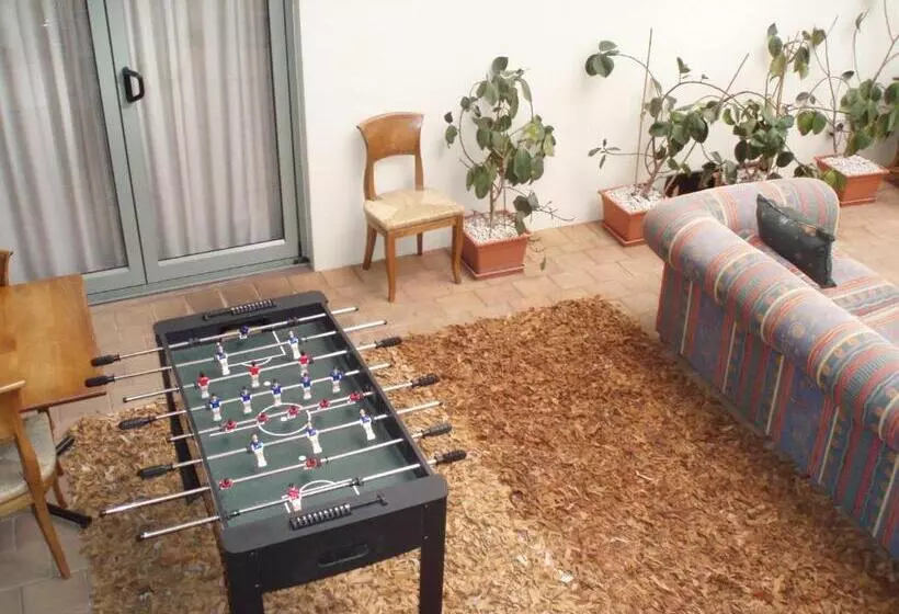 فندق على الطريق Fernhill Motor Lodge