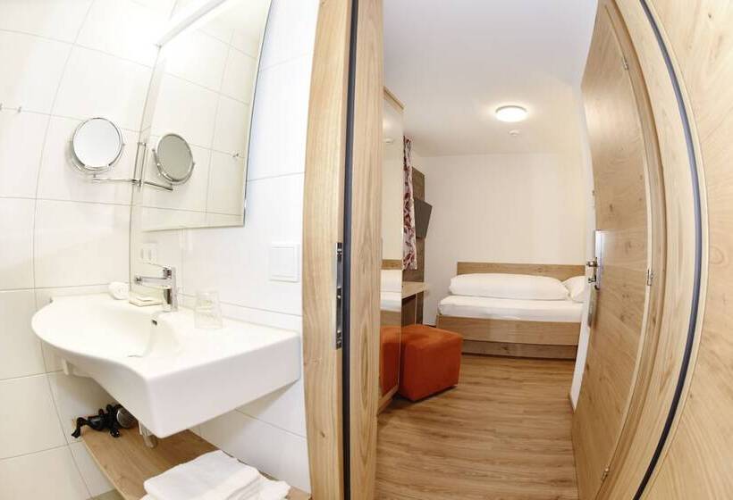 膳宿费 Alpenfeuer Montafon