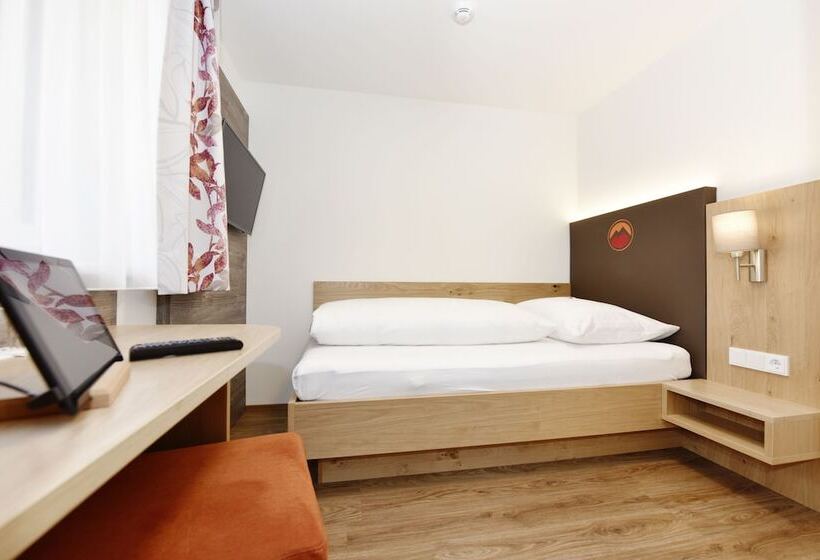 膳宿费 Alpenfeuer Montafon