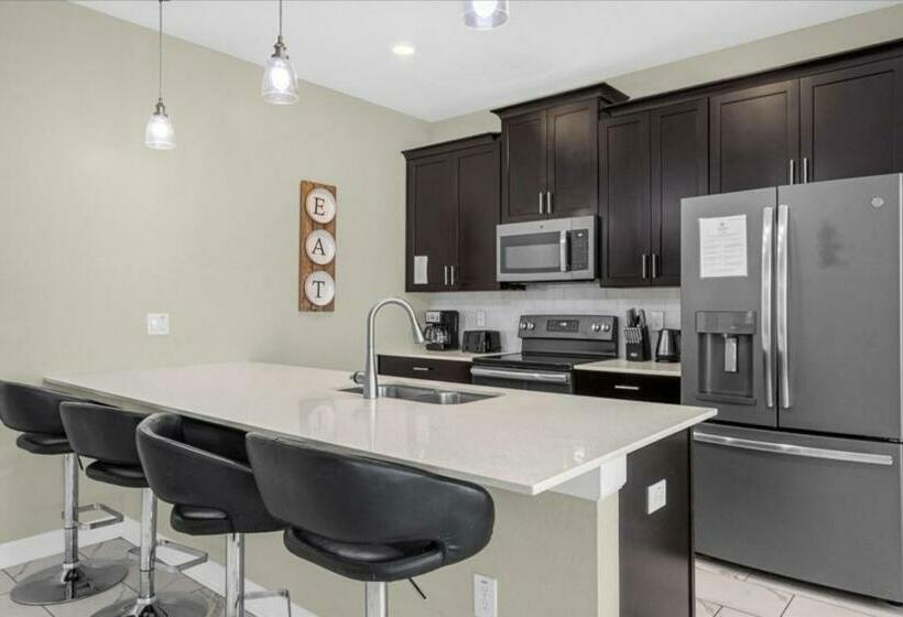 5 Bedrooms   4 Bathrooms   Storey Lake 4955 Wa