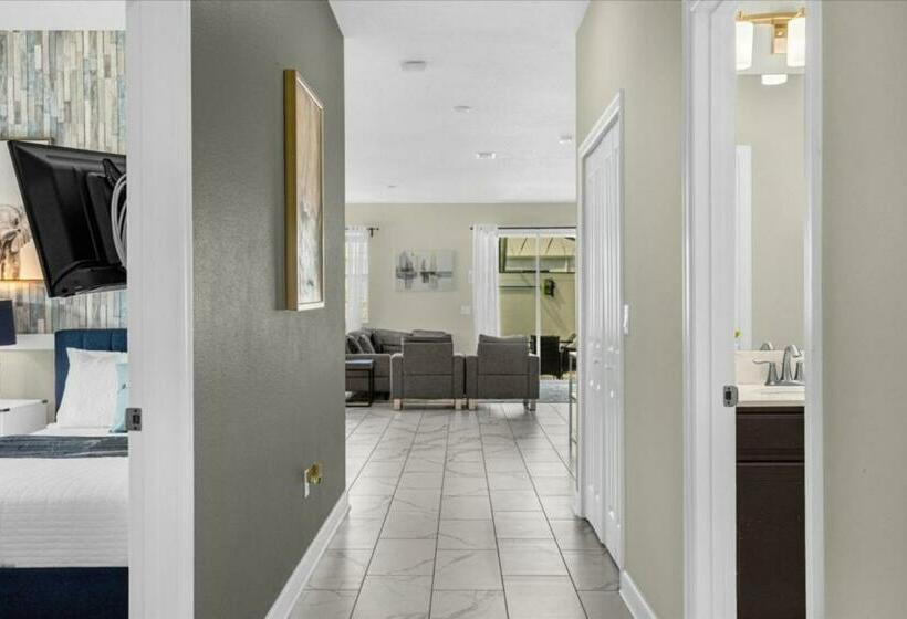 5 Bedrooms   4 Bathrooms   Storey Lake 4955 Wa