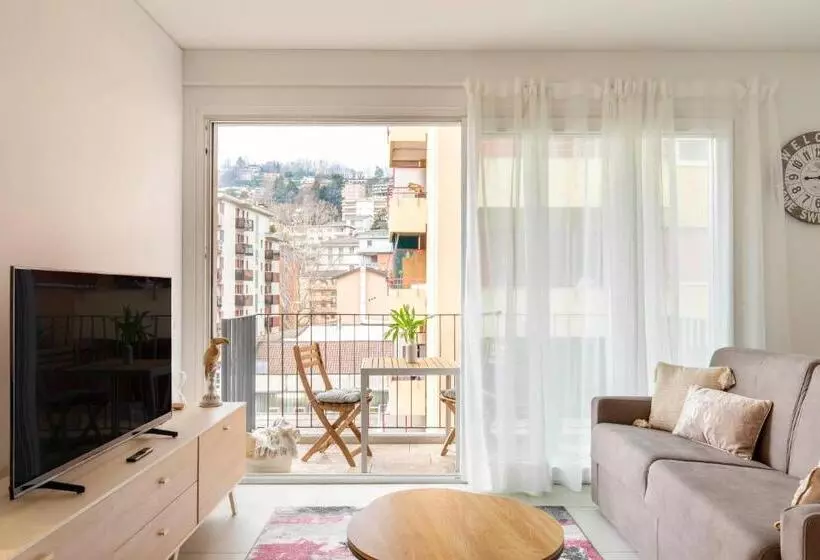 Magic Deluxe Suites   Free Parking