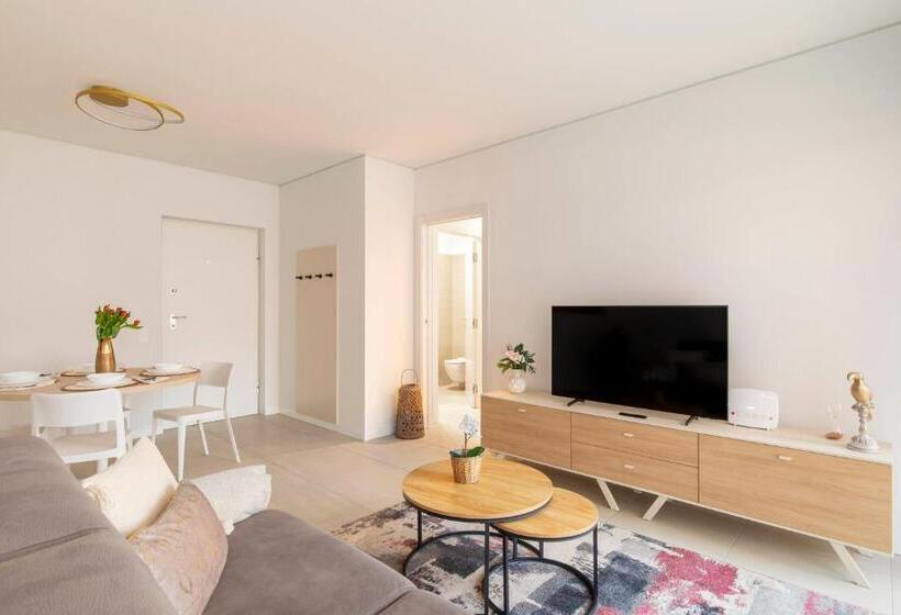 Magic Deluxe Suites Free Parking