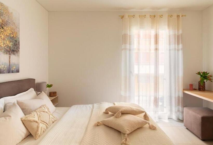 Magic Deluxe Suites Free Parking