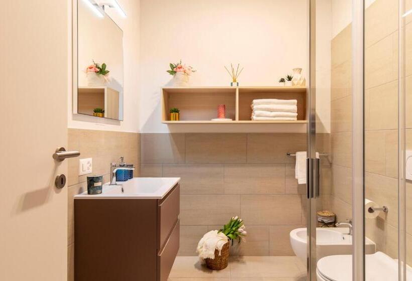 Magic Deluxe Suites Free Parking