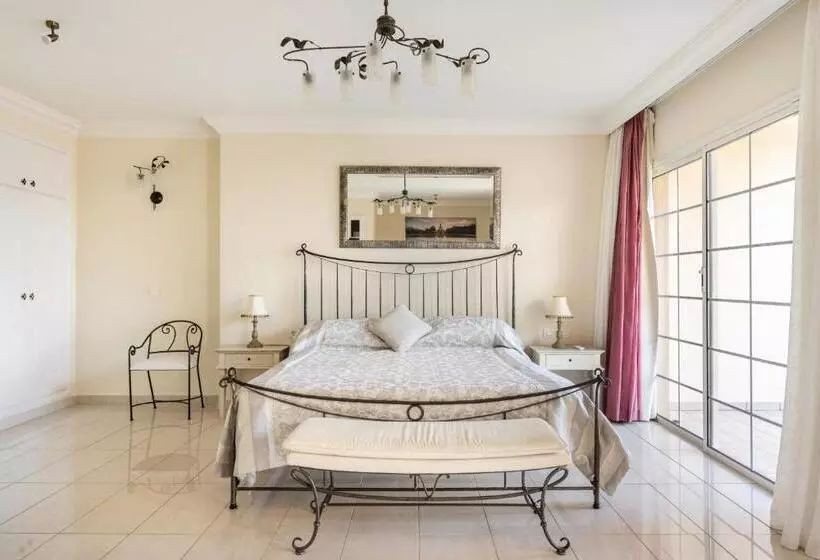 Terrazas Del Duque Sunset Apartment